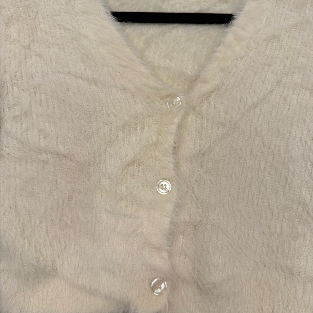 Fuzzy Cream Cropped Sweater - Picture 3 of 4